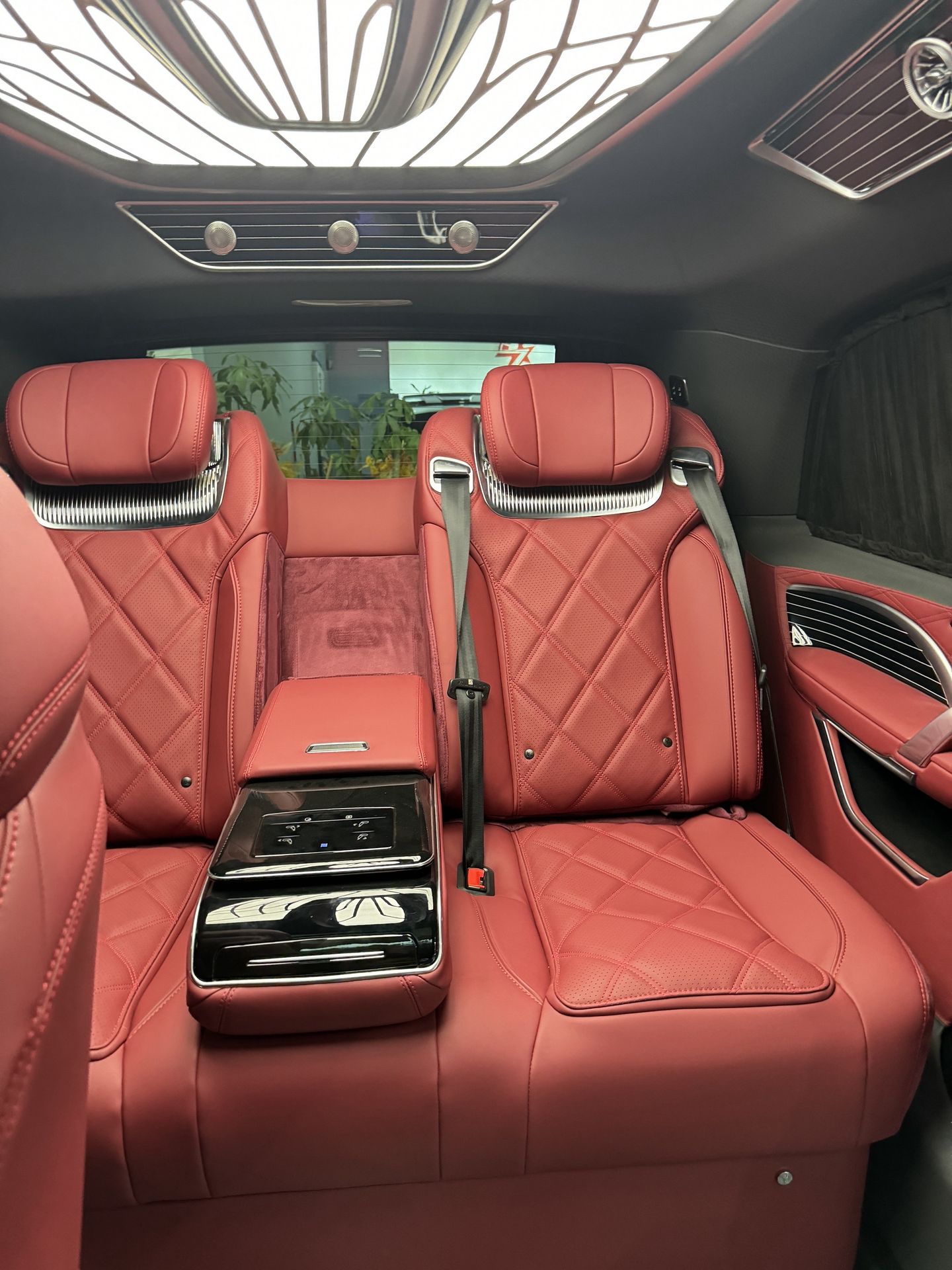 MPV Luxury Commercial Vehicles: Mercedes-Benz V-Class/V300/V260/250D/300D Vito, Sprinter, Viano - Custom 7-Seater Long Wheelbase Modification - Source Manufacturer