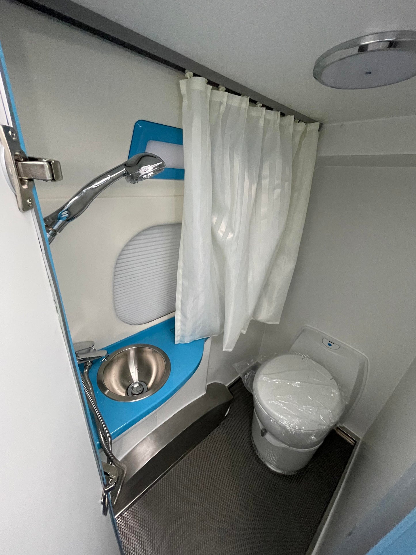 Affordable Sales of Commercial MPV Parts: HiAce, Alphard, Vellfire, Sienna, Granvia