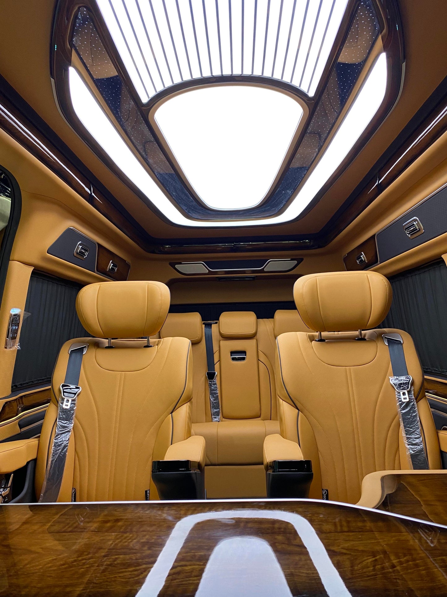 Business MPVs Alphard, Vellfire, Sienna, Granvia, Hiace - One-stop manufacturer of MPV parts