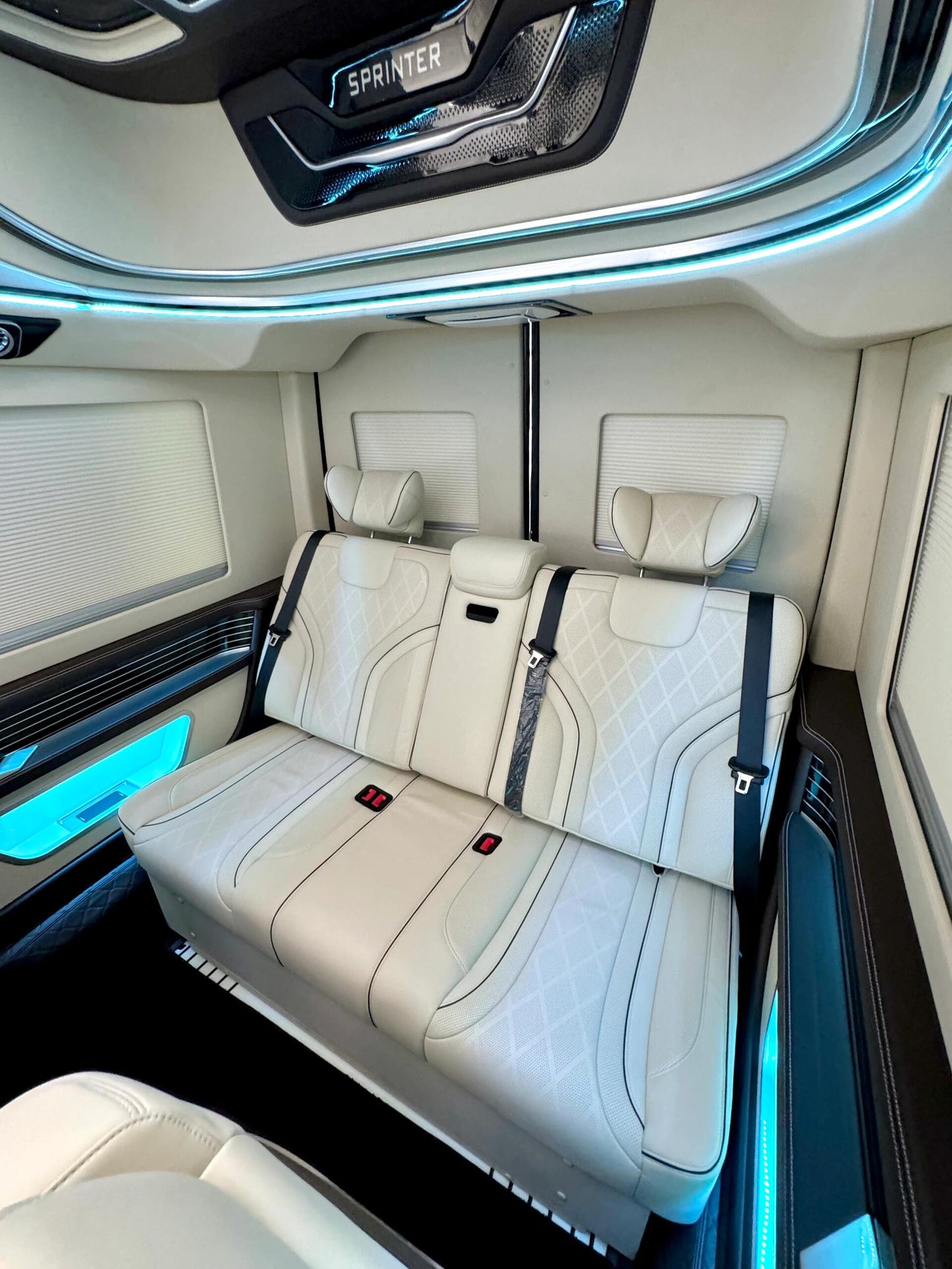 MPV Luxury Commercial Vehicles  Mercedes-Benz V-Class/V300/V260/250D/300D Vito Sprinter Parts Manufacturer
