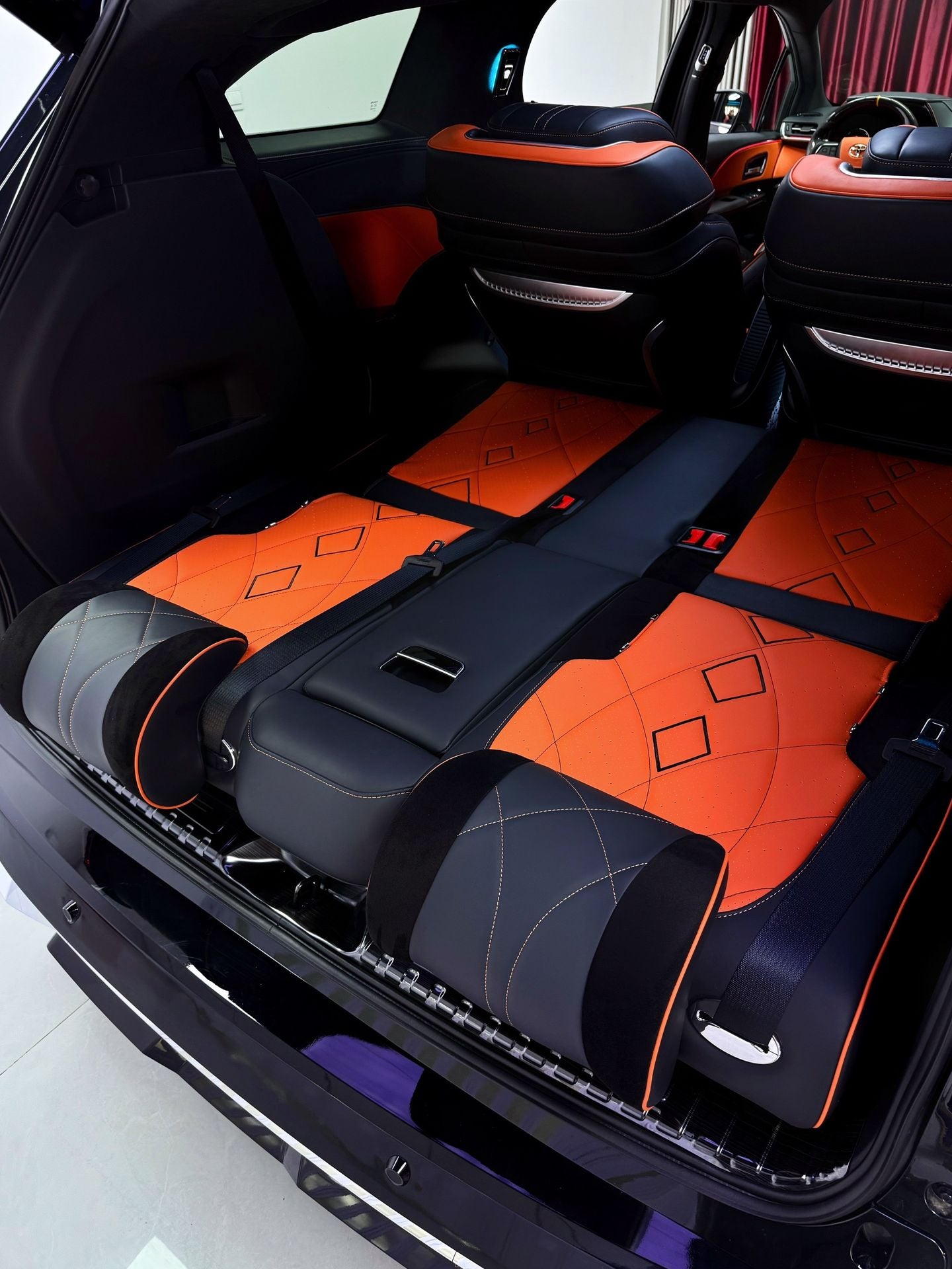 Manufacturer of full upgrade kits for the Toyota Sienna and Granvia—including high-roof conversions, seating, body kits, welcome pedals, and other accessories.