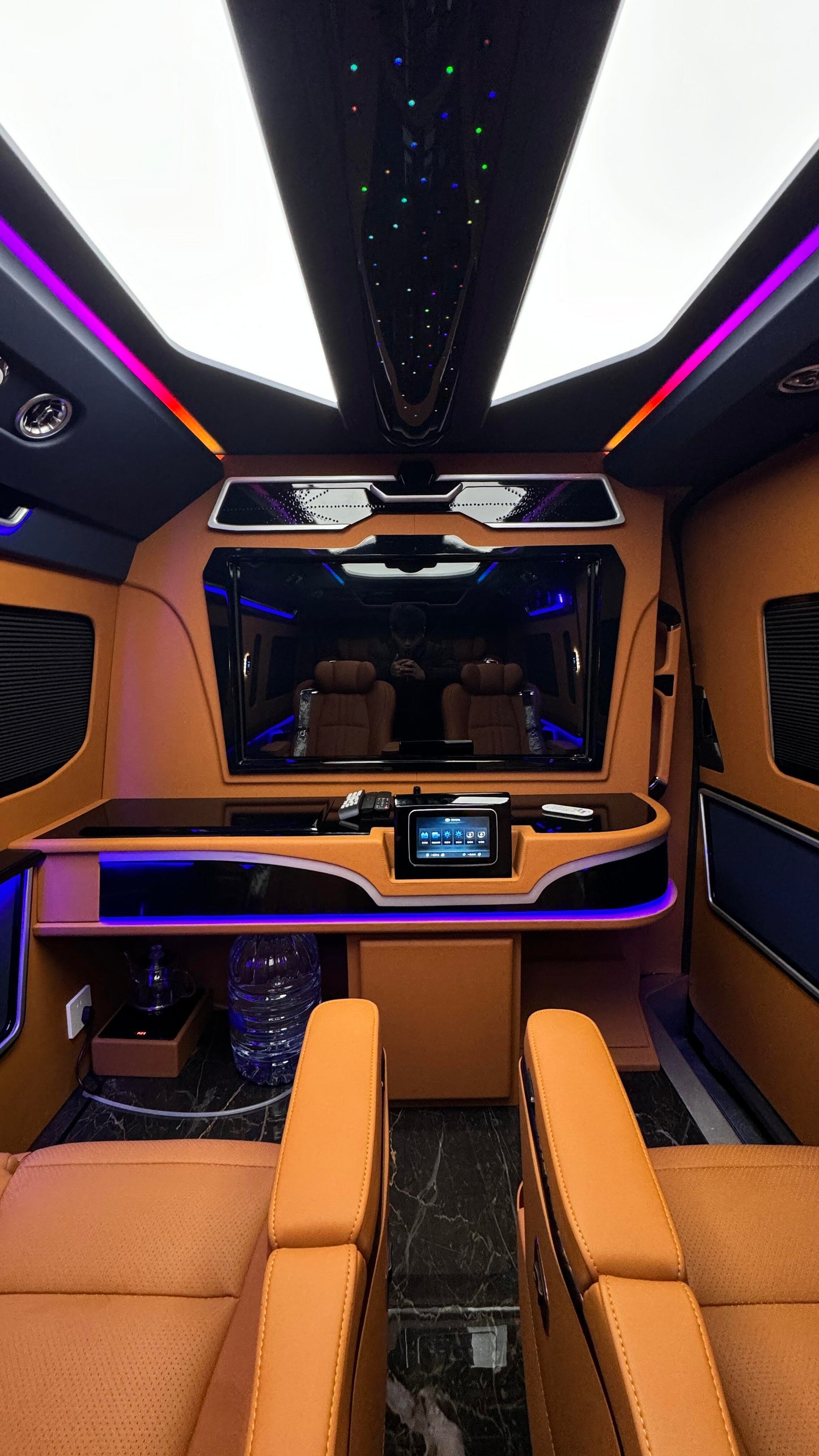 Upgraded Toyota Hiace "Caesar Crown" Edition: Partition Wall & Retractable TV