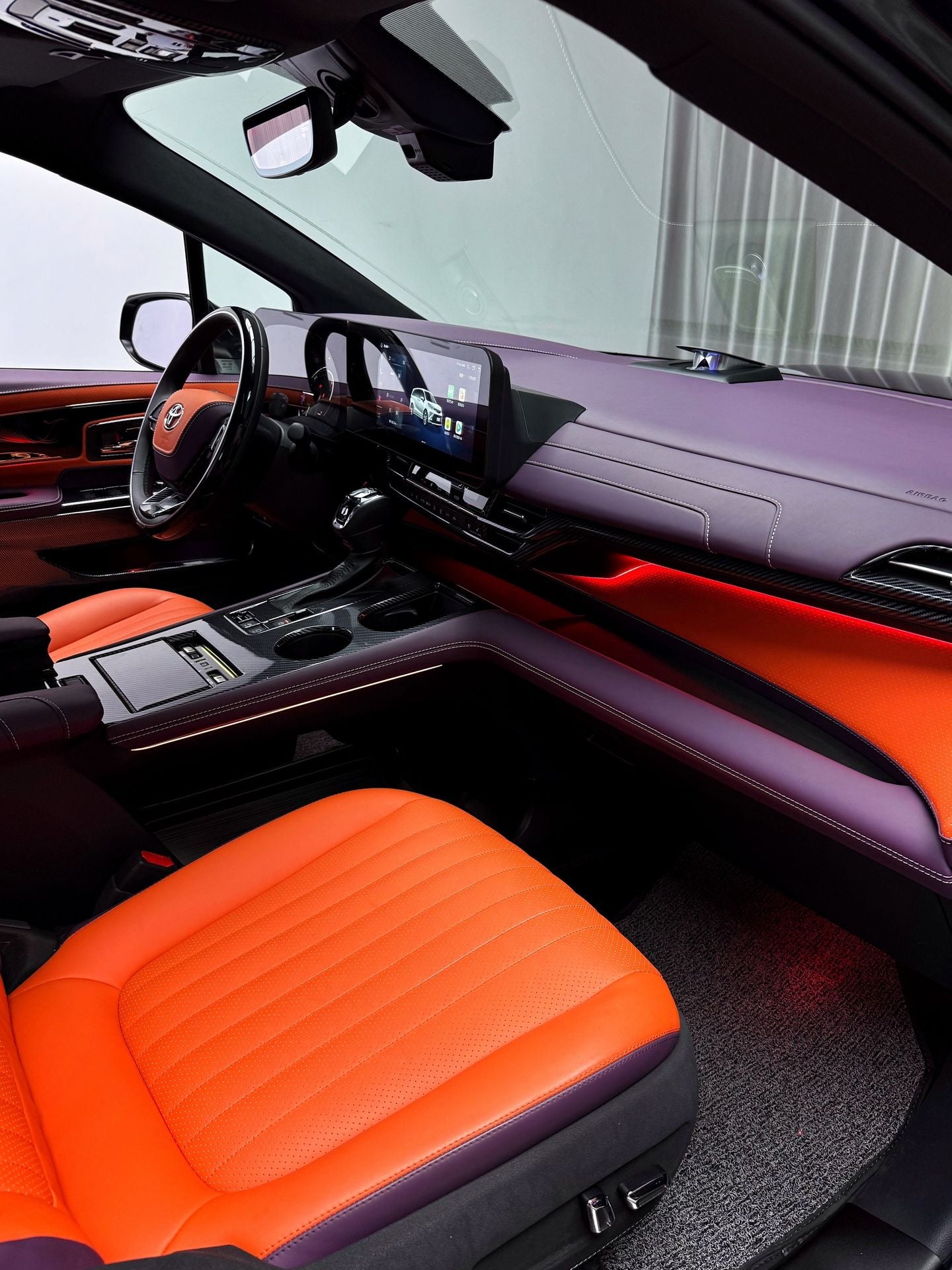 Toyota HiAce (High/Standard Roof): Sienna-style interior and exterior upgrade kit with luxury seats.