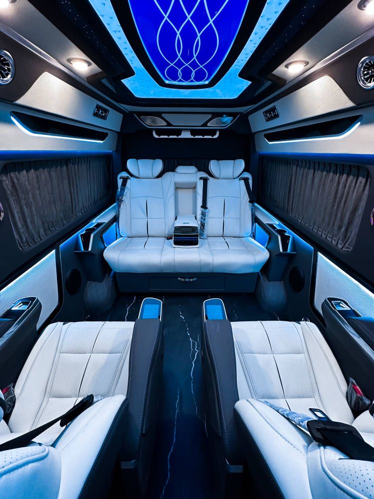 Manufacturer of interior and exterior modification accessories for the Toyota HiAce