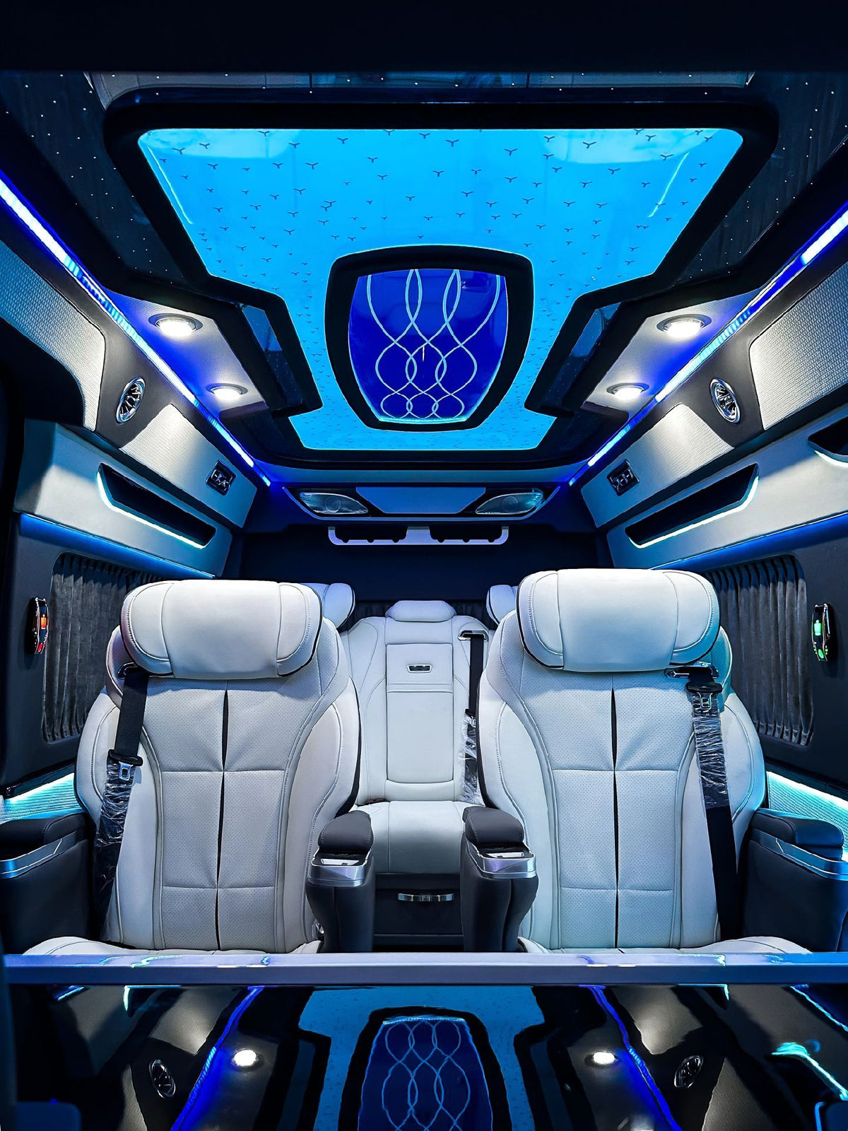 Manufacturer of interior and exterior modification accessories for the Toyota HiAce