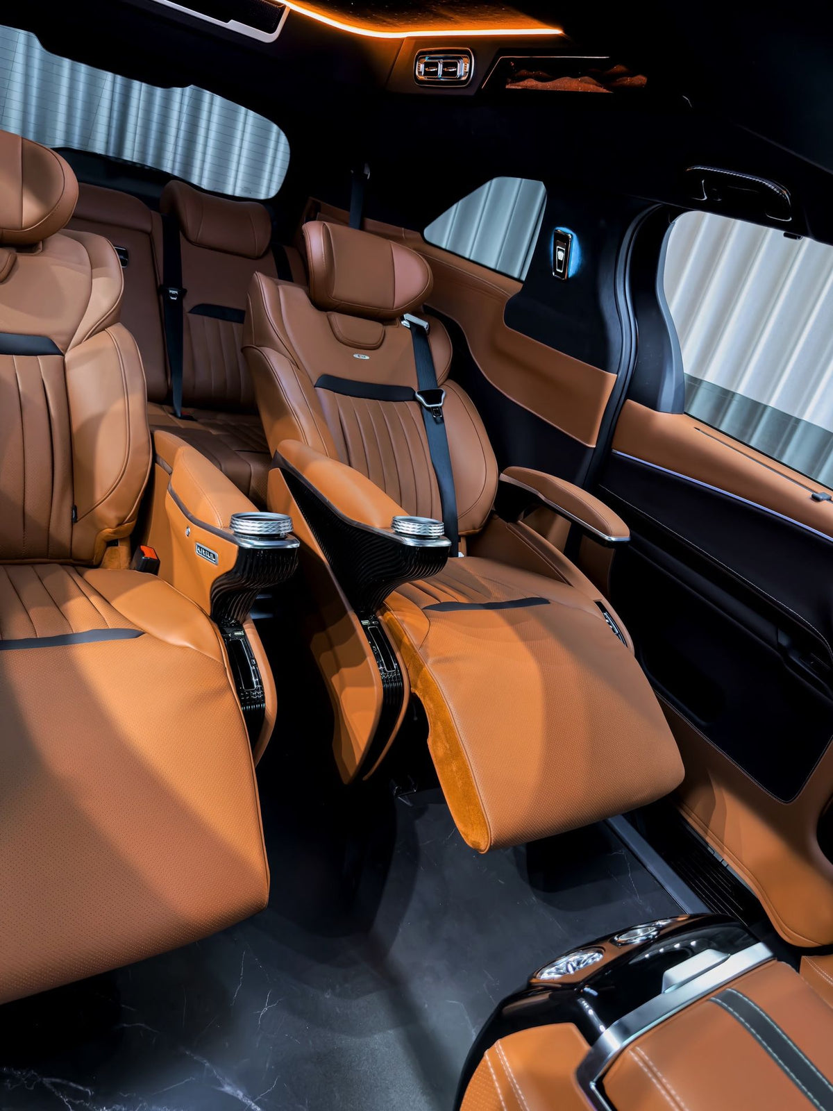 Sienna High-Roof Conversion: Interior & Exterior Accessories, Luxury Seats, LED Lighting