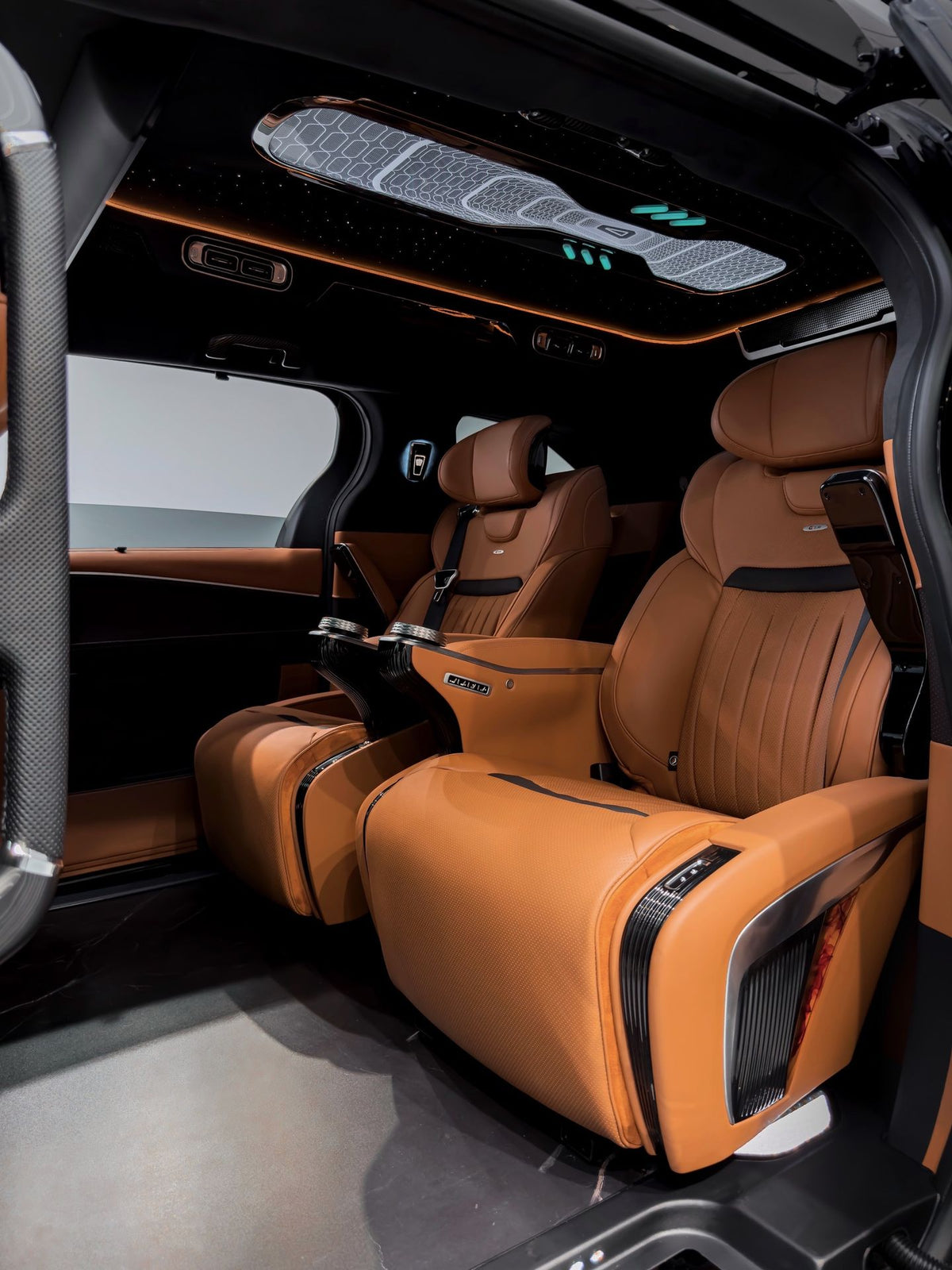 Sienna High-Roof Conversion: Interior & Exterior Accessories, Luxury Seats, LED Lighting