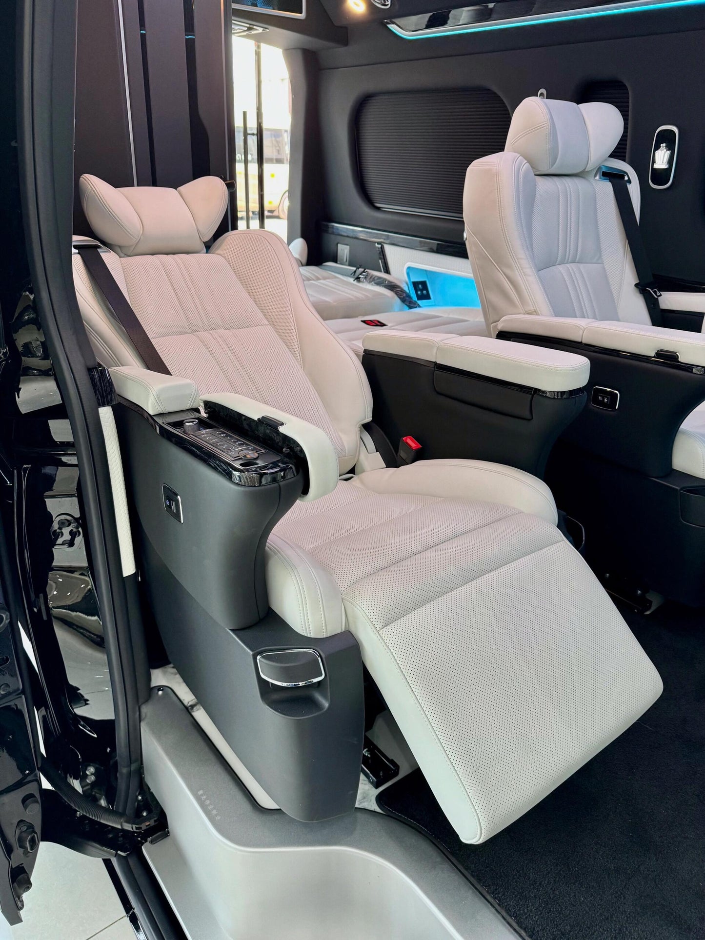HiAce Interior Upgrade Kit Manufacturer | Exterior Accessories OEM Manufacturer