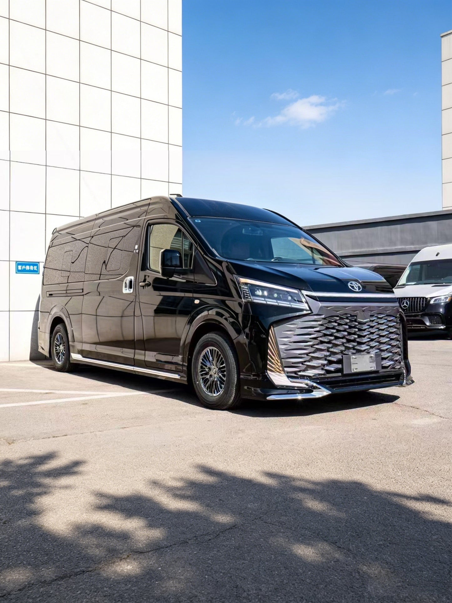 Manufacturer of Custom Business MPV AccessoriesHiAce | Alphard | Vellfire | Sienna | Granvia