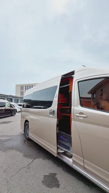 Toyota Hiace 7-Seater