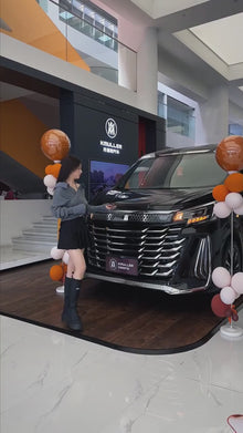 Toyota HiAce Customization: Interior/Exterior Upgrades & Luxury Zero-Gravity Seats